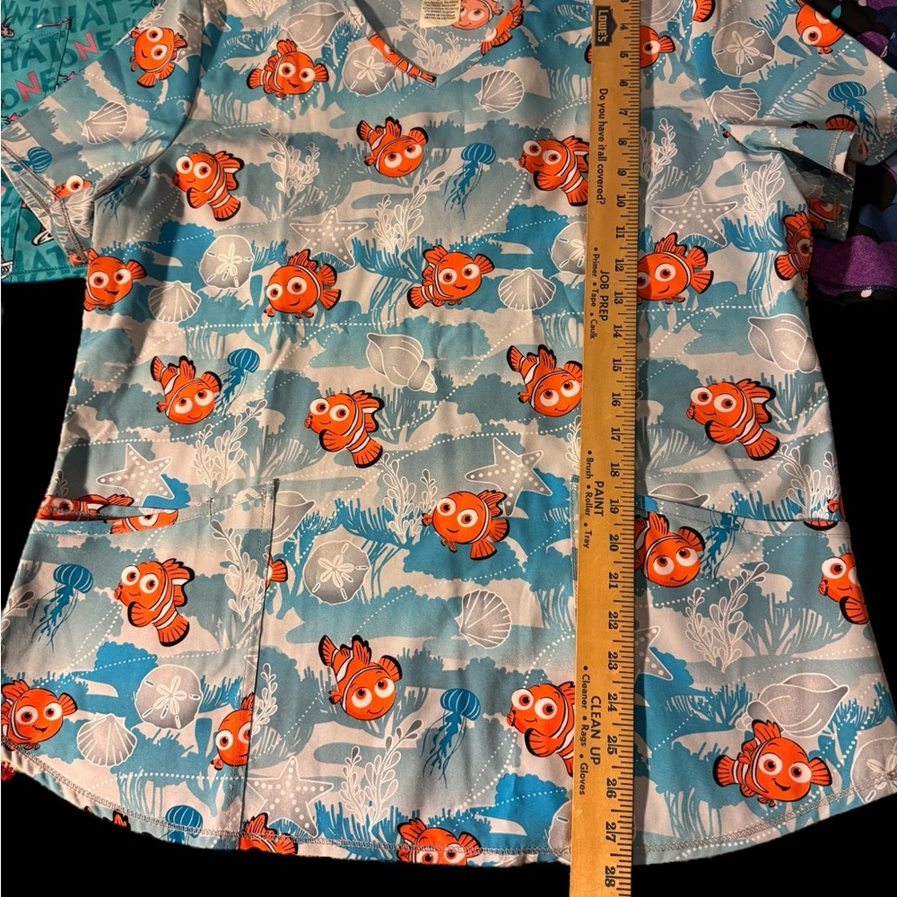 Disney Pixar Cartoon Print Scrub Tops Eeyore Nemo Dr Seuss lot of 3 size Large - Picture 6 of 8